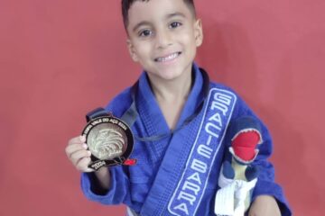 Prodígio: garoto itabirano conquista mais três títulos de Jiu-Jitsu em competições da região