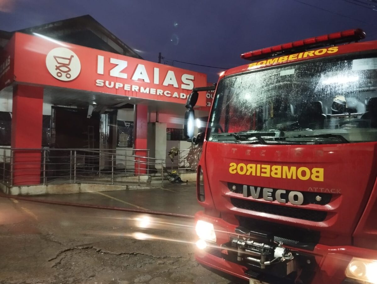 Incêndio destrói supermercado em Antônio Dias, no Vale do Aço