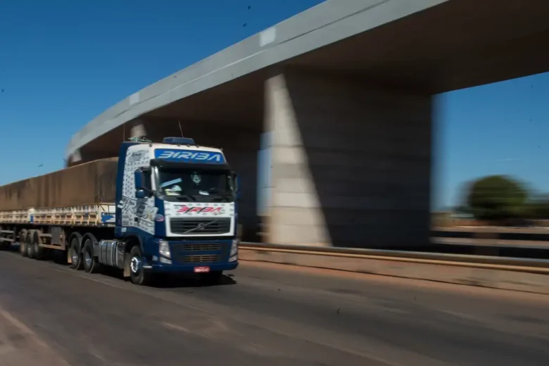 Sine Itabira oferece vaga para motorista de caminhão nesta segunda-feira (25)