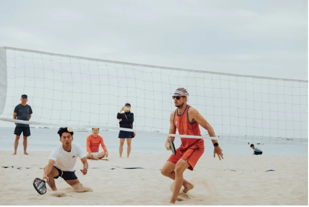 Como limpar uma raquete de Beach Tennis