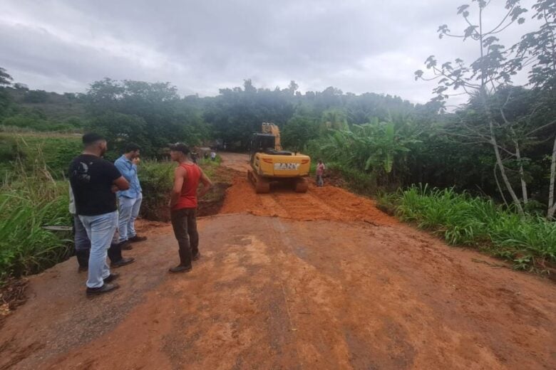 Chuvas em MG: dois trechos são interditados na LMG-744 no Vale do Rio Doce