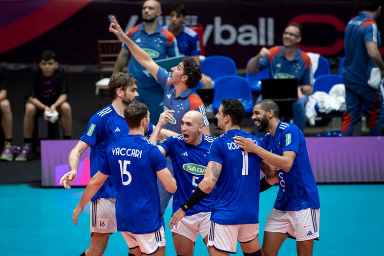 Cruzeiro derrota o Trentino na final e conquista o 5º título do Mundial de Clubes de vôlei