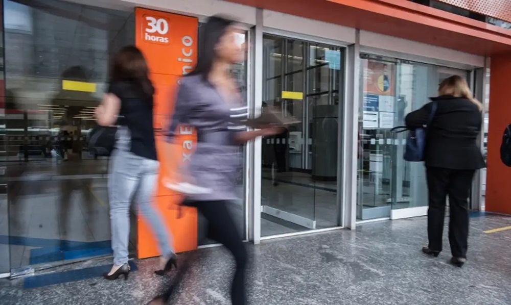 Bancos têm horários reduzidos de atendimento no final de ano; saiba mais