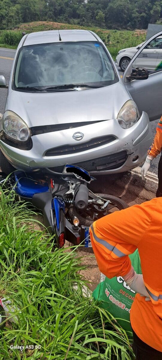 Colisão entre moto e carro deixa jovem ferido na BR-381, em São Gonçalo do Rio Abaixo