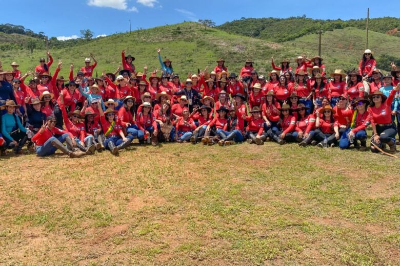 Primeira Cavalgada do Batom de Itabira é um sucesso e destaca sua importância social e cultural