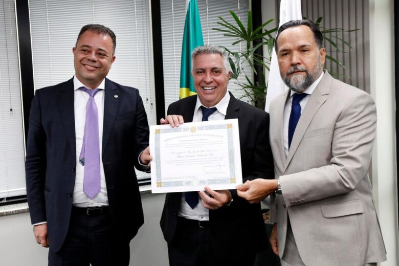 Vereadores, prefeito e vice-prefeito eleitos de Belo Horizonte são diplomados