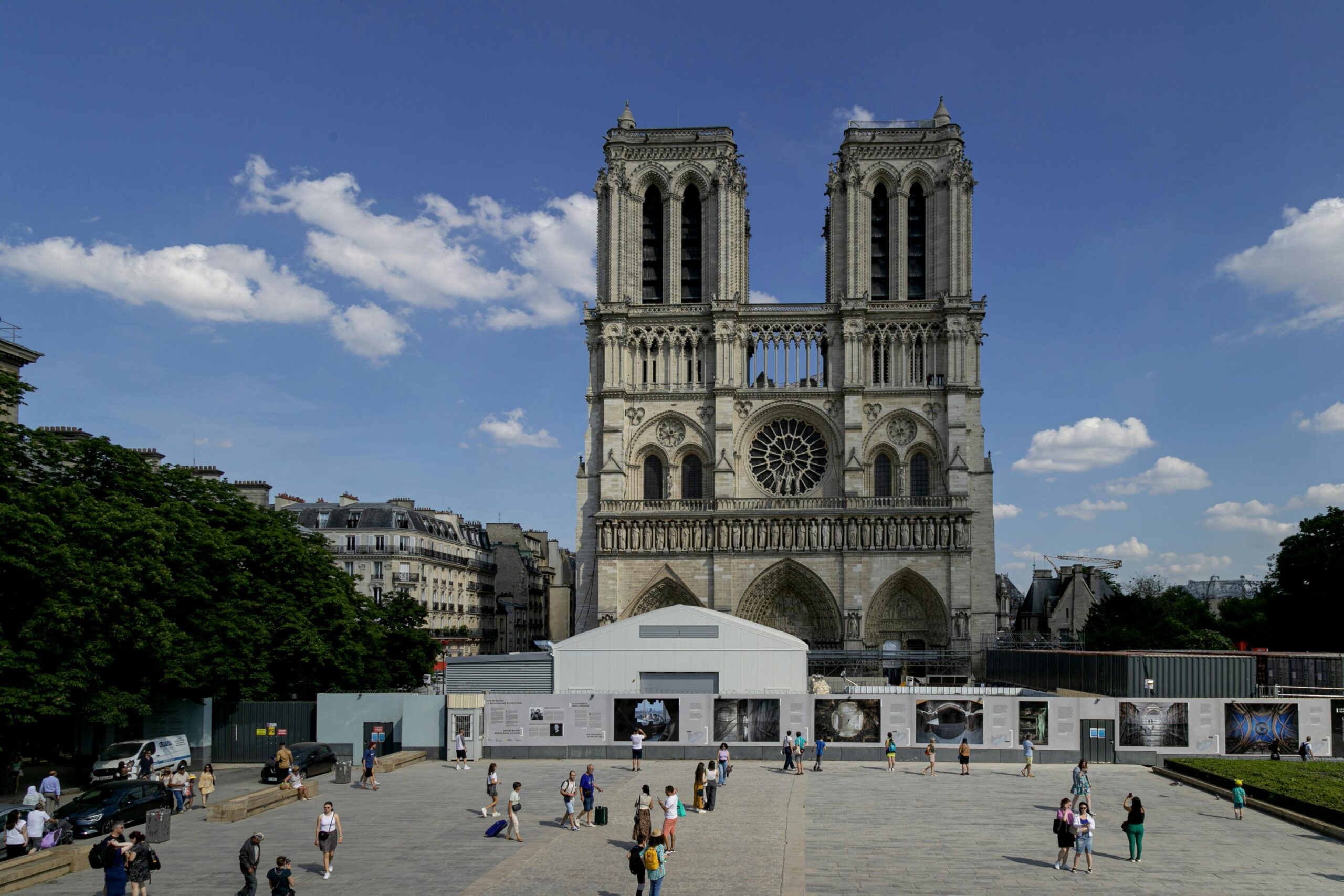 Catedral de Notre-Dame é reinaugurada cinco anos depois de incêndio