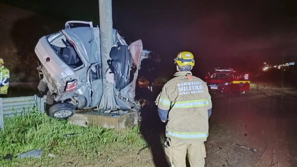 Homem morre após colidir contra poste na LMG-800, próximo ao aeroporto de Confins