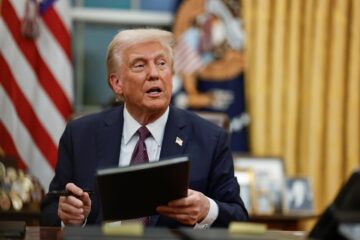 Justiça suspende decreto de Trump que vetava cidadania americana por nascimento