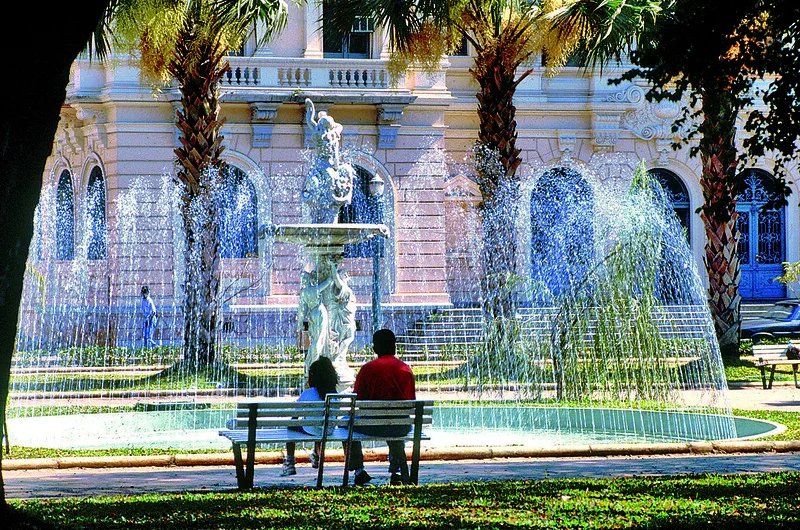 calor em belo horizonte - praça da liberdade