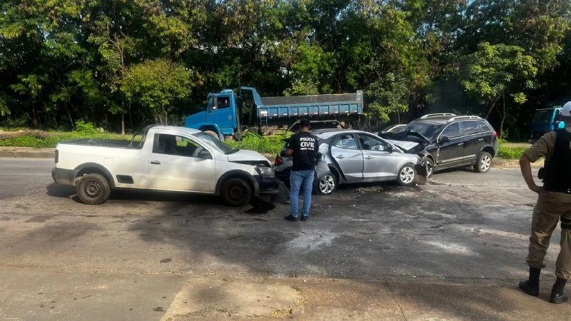 acidente na avenida risoleta neves