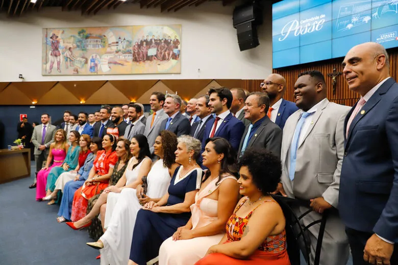 Vereadores de Belo Horizonte tomam posse e elegem presidente da Câmara