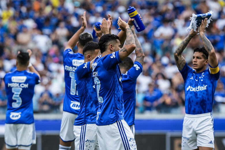 Cruzeiro enfrenta Itabirito nesta quinta-feira sem dois titulares; rádio Caraça FM transmite o duelo