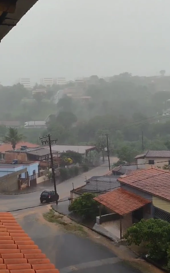 Chuva forte em Santa Luzia, na Grande BH, deixa ruas alagadas duas vezes em menos de uma semana