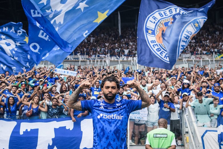 Cruzeiro apresenta Gabigol, Dudu e mais reforços