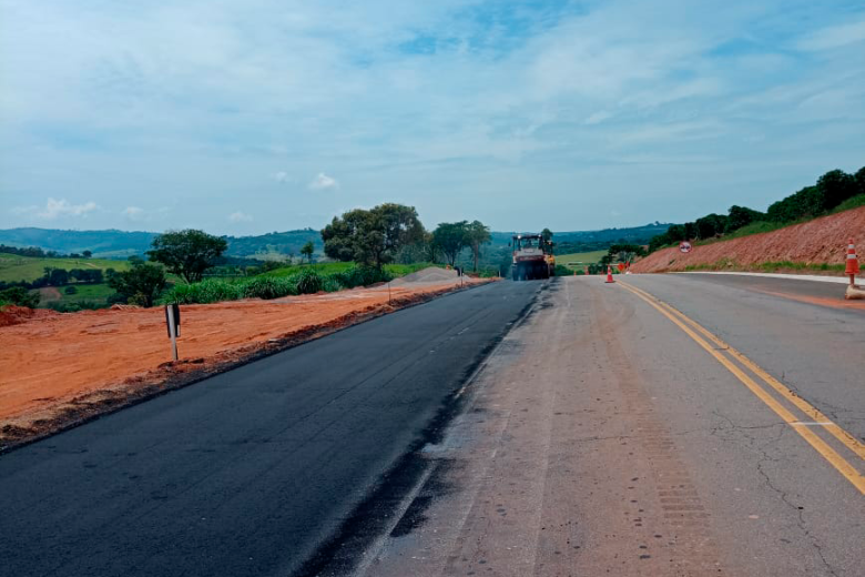 Estradas: obras na MG-167 avançam no Sul de Minas