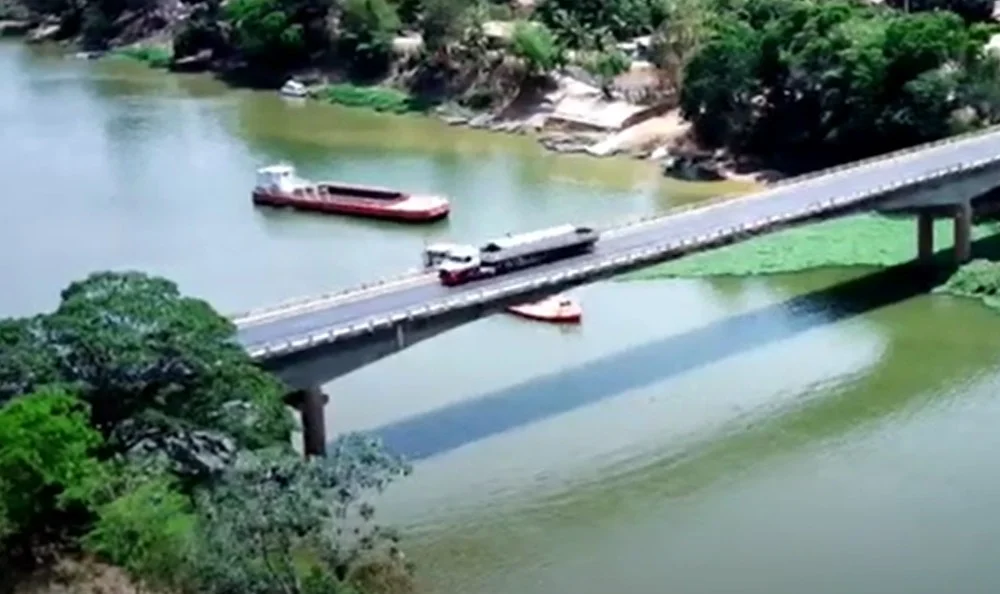 Minas Gerais: veículos pesados têm trafego restrito na ponte sobre o Rio Velhas, na BR-365