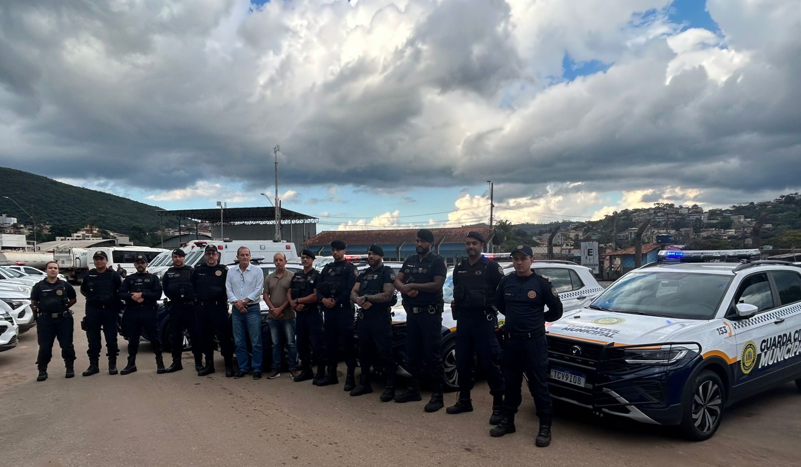 Investimento na segurança: Câmara de Itabirito prestigia entrega de novas viaturas para a Guarda Civil Municipal