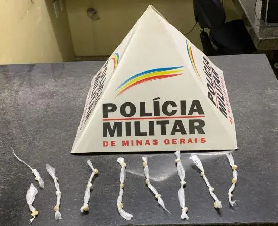 Polícia Militar apreende menor e drogas em Barão de Cocais