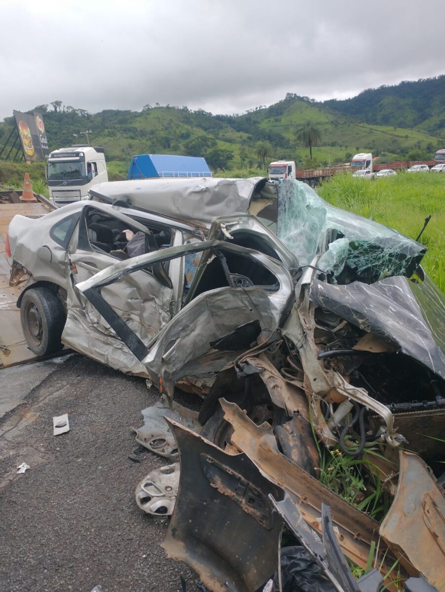 Grave acidente deixa três feridos na BR-381, em João Monlevade