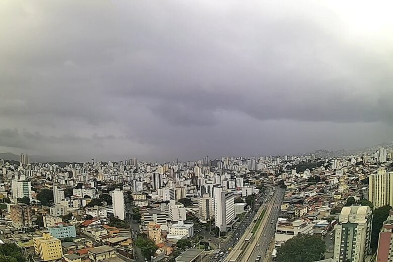 Belo Horizonte tem alerta de chuva nesta segunda-feira (17)