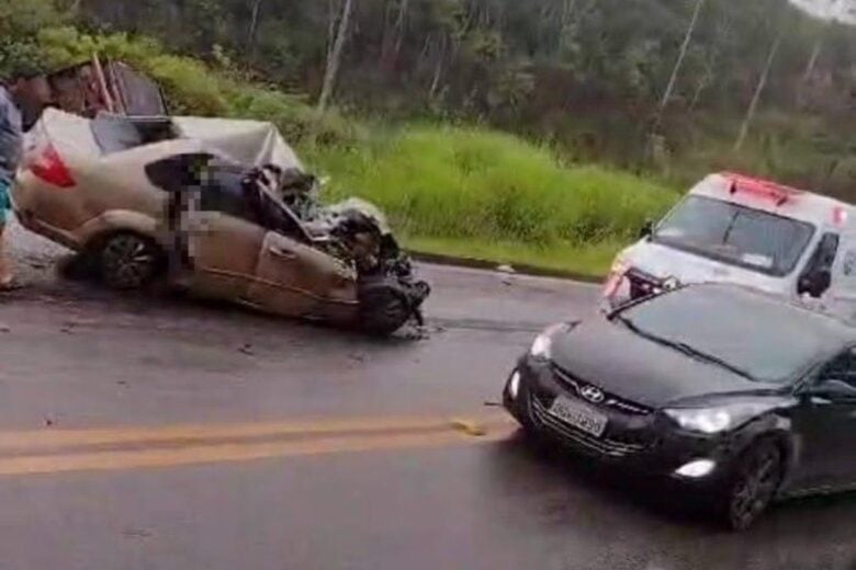 Grave acidente em Carandaí deixa cinco mortos e interdita a BR-040