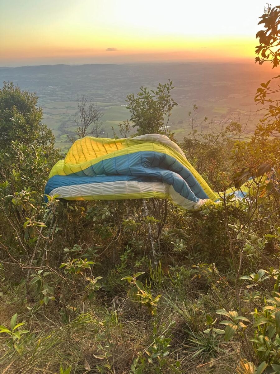 Homem morre em queda de paraglider, em Andradas