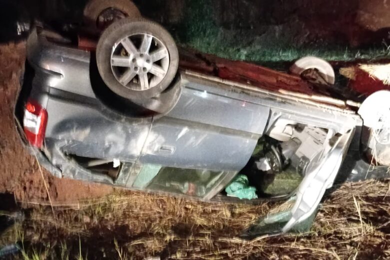 Motorista fica ferido em capotamento na BR-381, em São Gonçalo do Rio Abaixo
