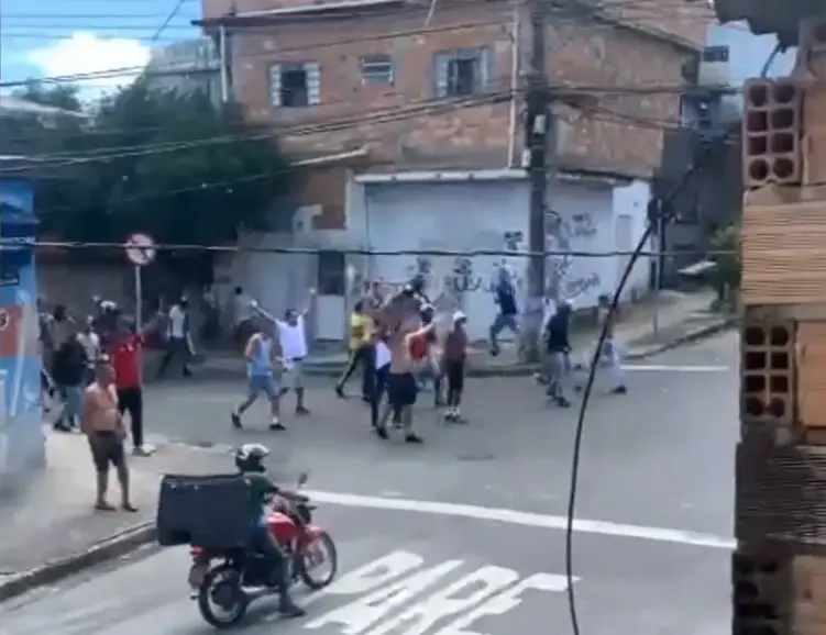 Confronto antes do clássico entre Cruzeiro e Atlético deixa 2 feridos e diversos presos