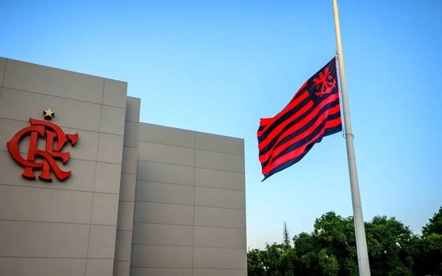 Flamengo fecha acordo com família de goleiro morto no Ninho do Urubu