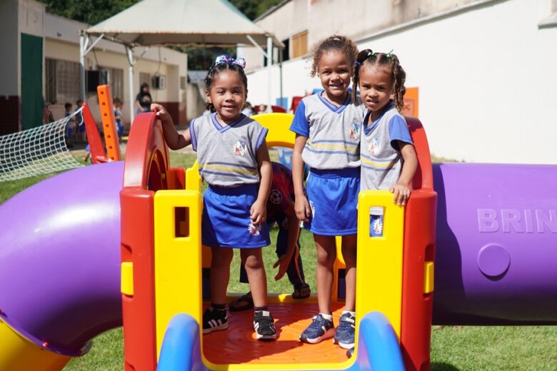 O ano letivo começa com o retorno de mais de 10 mil alunos às escolas municipais de Coronel Fabriciano