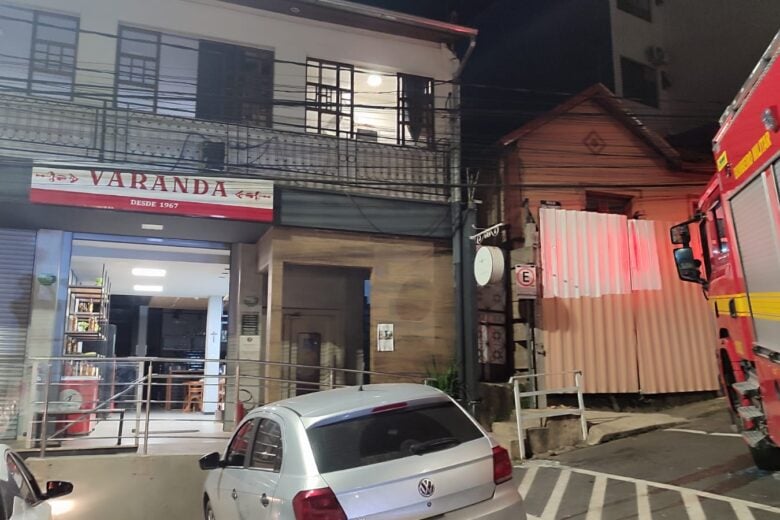 Incêndio em churrasqueira do Restaurante Varanda mobiliza bombeiros em Itabira