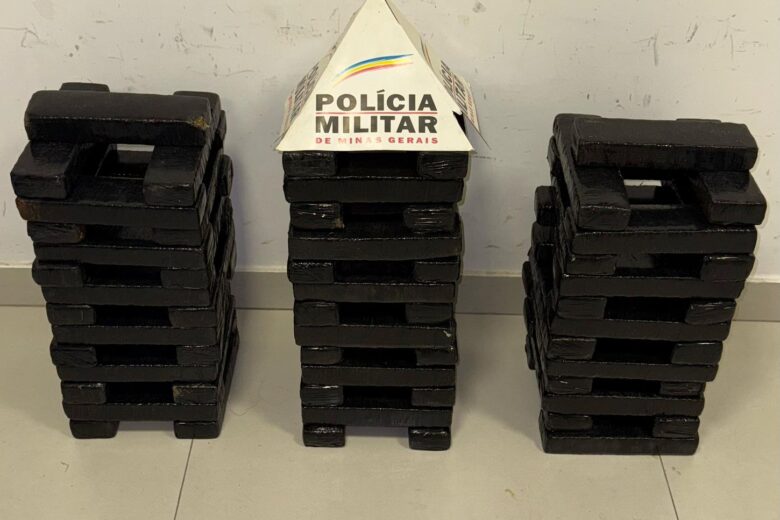 PM apreende cerca de 100 kg de maconha e prende três suspeitos em Ipatinga
