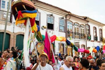 Carnaval de Ouro Preto começa nesta quinta-feira e comemora 50 anos do bloco “O Balanço da Cobra”; confira