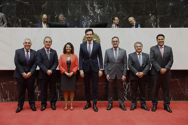 Mesa diretora da Assembleia Legislativa toma posse para o segundo biênio