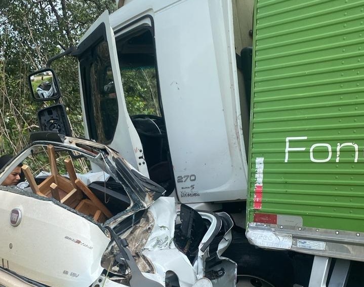 Colisão frontal na BR-040 em Paracatu deixa três mortos, incluindo uma criança