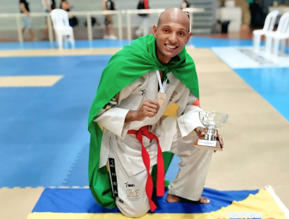 Atleta cocaiense conquista ouro em competição de Taekwondo no Uruguai