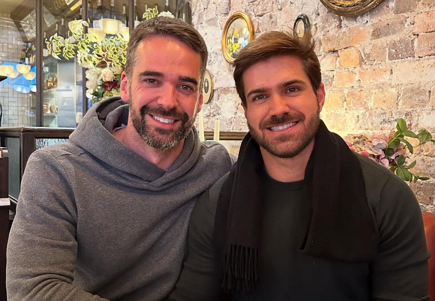 Governador do Rio Grande do Sul completa 40 anos de idade e ganha homenagem do marido