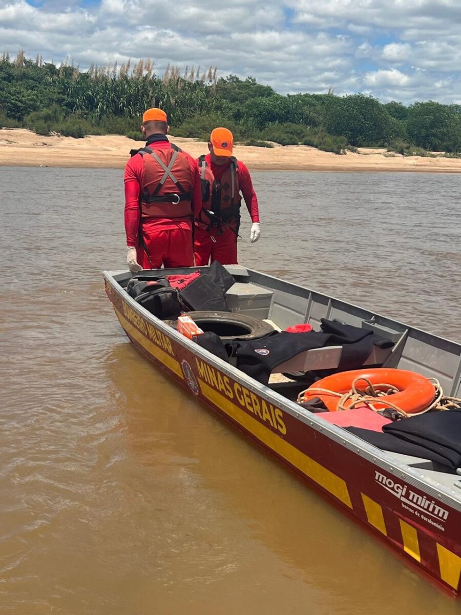 Pescador morre afogado no Rio Doce