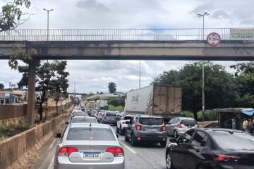 BR 0-40 com trânsito na manhã de sábado