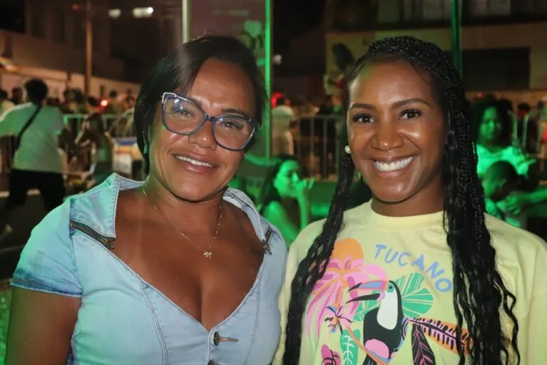 “Haja Amor” encerra carnaval de Itabira com muita animação e folia na praça do Pará