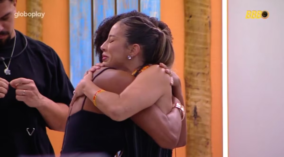 “BBB 25”: Madrugada “pós-Sincerão” tem choro coletivo e discussão entre brothers; veja o resumo