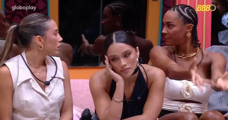 “BBB 25”: Renata e Aline brigam durante intervalo do Sincerão