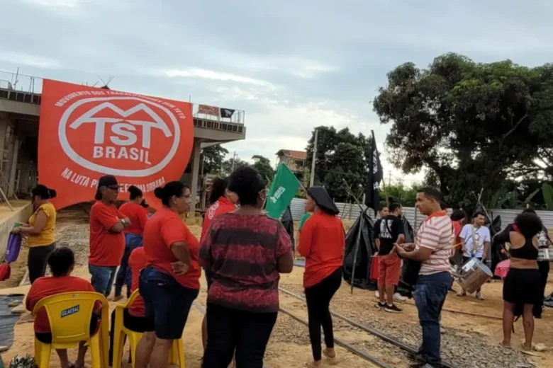 MTST ocupa obras da linha 2 do metrô de BH e cobra “reassentamento digno e justo”