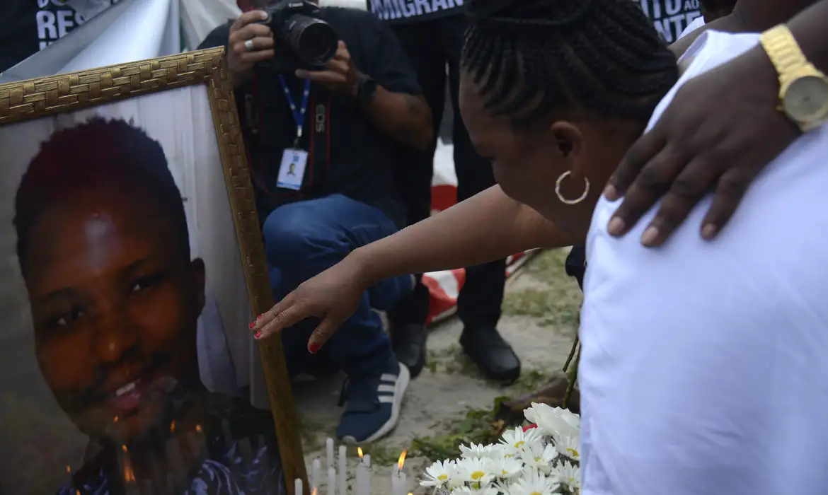 Justiça do Rio condena dois por morte do congolês Moïse