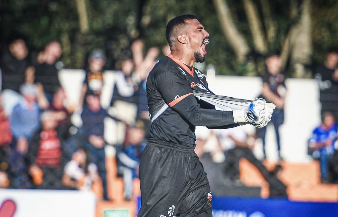 Valério anuncia dois goleiros e novo zagueiro para a disputa do Módulo II; confira