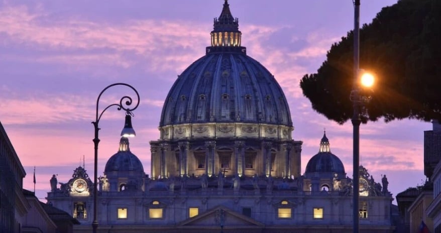 Quais cardeais brasileiros participam do conclave para escolher o próximo papa