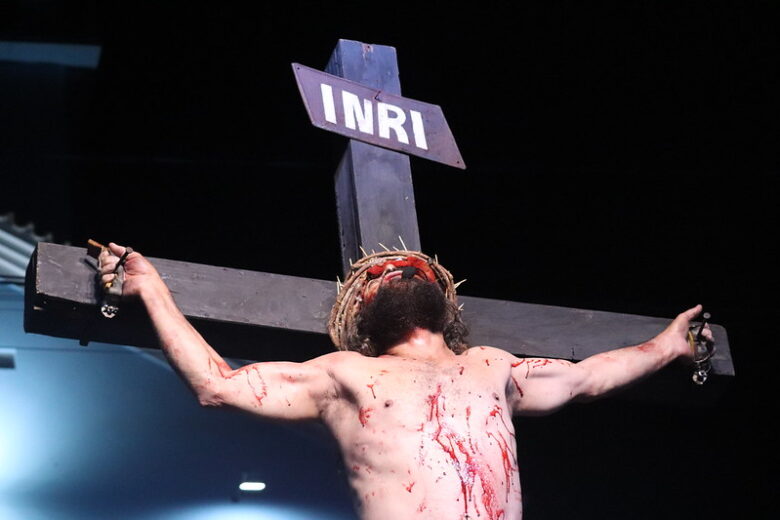 Confira a galeria de fotos do Teatro da “Paixão de Cristo” em Itabira