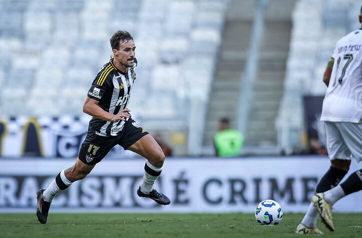 Igor Gomes fratura dedo e desfalca no Atlético-MG; Cuca pode poupar titulares na Sul-Americana