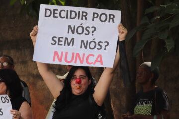 “Não ao acordão”: moradores manifestam por participação no processo de reparação dos atingidos pelo Sistema Pontal, em Itabira